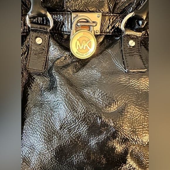 Michael Kors large patent leather top handle or shoulder strap purse. - Picture 5 of 7